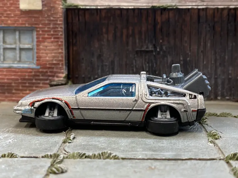 Loose Hot Wheels - "Back To The Future Time Machine" Flying Delorean - Gray 1
