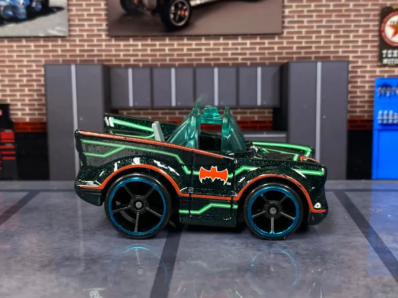 Loose Hot Wheels - Batman Batmobile 60'S Tv Series Car Toon'd - Black And Green 1