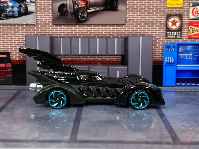 Loose Hot Wheels - Batman Batmobile Batman Forever Car - Black And Blue 1