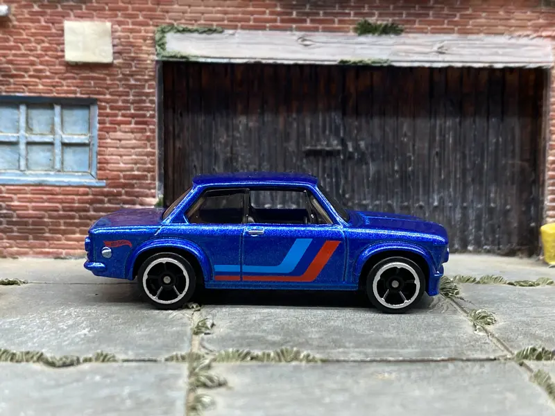 Loose Hot Wheels - Bmw 2002 - Blue 1