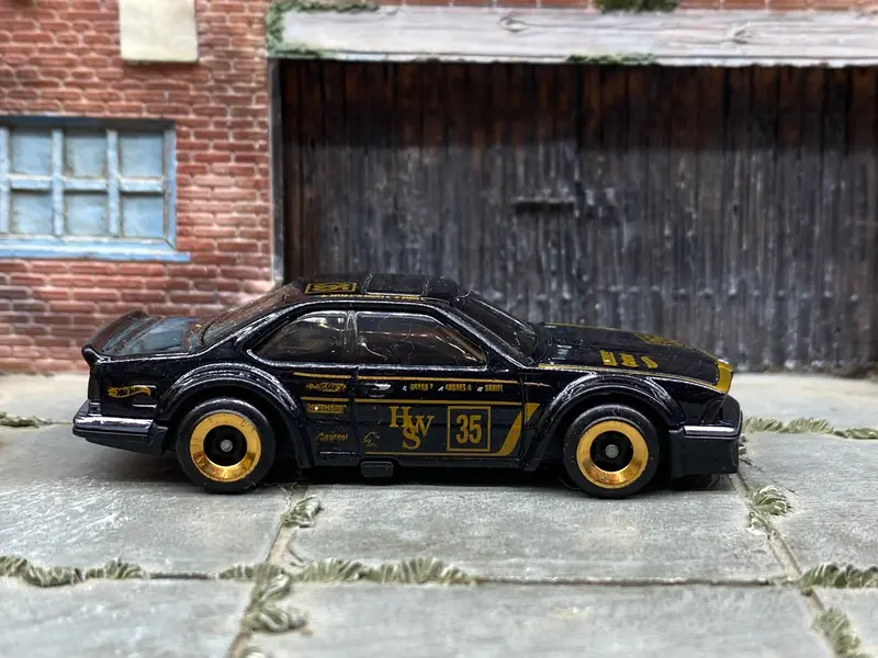 Loose Hot Wheels - Bmw 635 Csi - Black And Gold 1