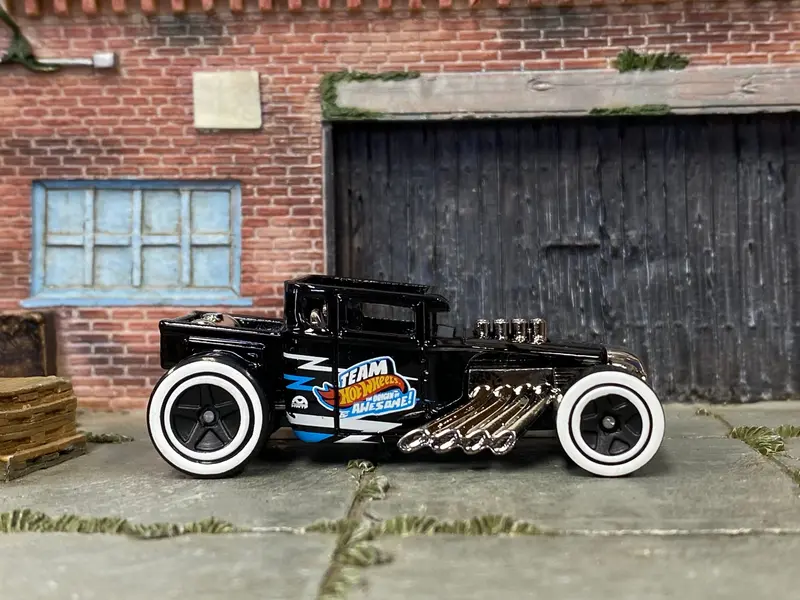 Loose Hot Wheels - Bone Shaker Hot Rod Truck - Black, Blue And White Team Hot Wheels 1