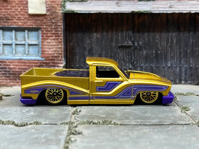 Loose Hot Wheels - Bounce'n Base - Gold And Purple 1