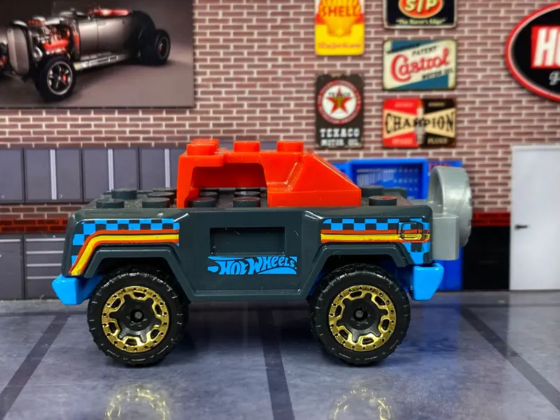 Loose Hot Wheels - Bricking Trails 4X4 - Gray, Blue And Red 1