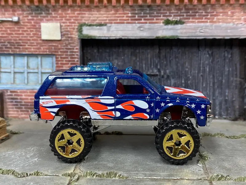 Loose Hot Wheels - Chevy Blazer 4X4 - Blue Stars And Stripes 1