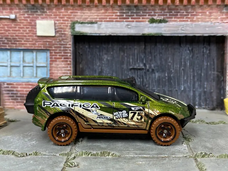 Loose Hot Wheels - Chrysler Pacifica - Green 1