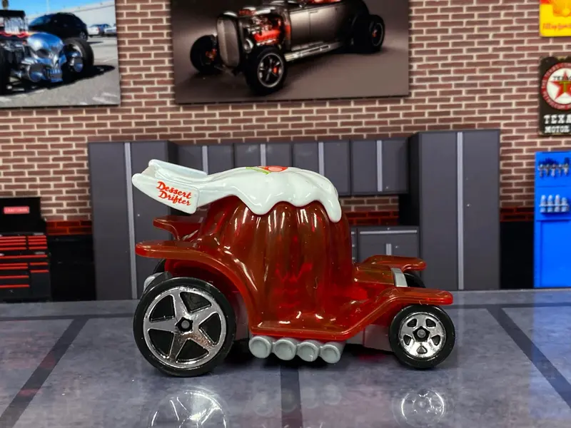 Loose Hot Wheels - Dessert Drifter - Red And White Jello Racer 1