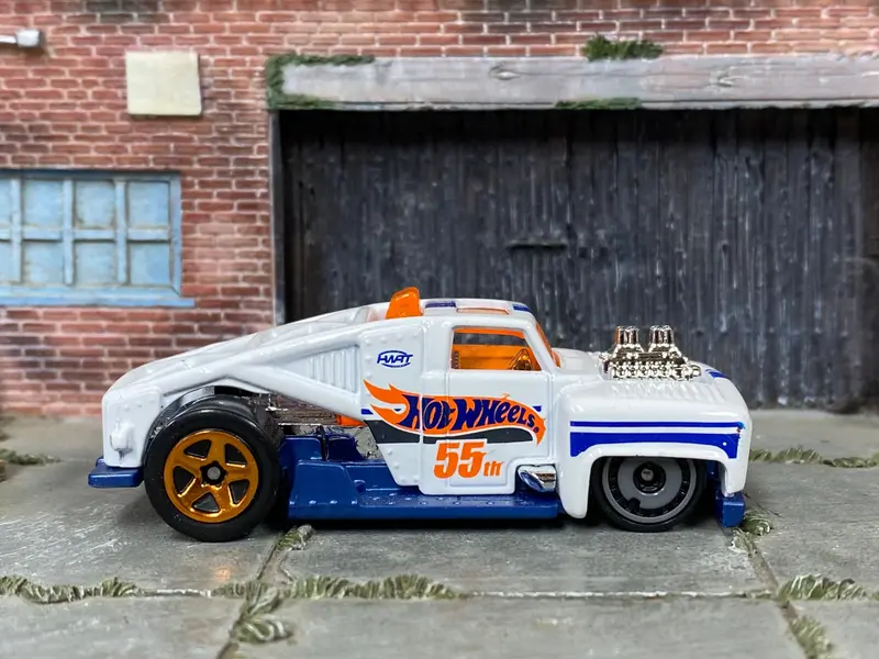 Loose Hot Wheels - Erikenstein Race Truck - White And Blue Hot Wheels 1