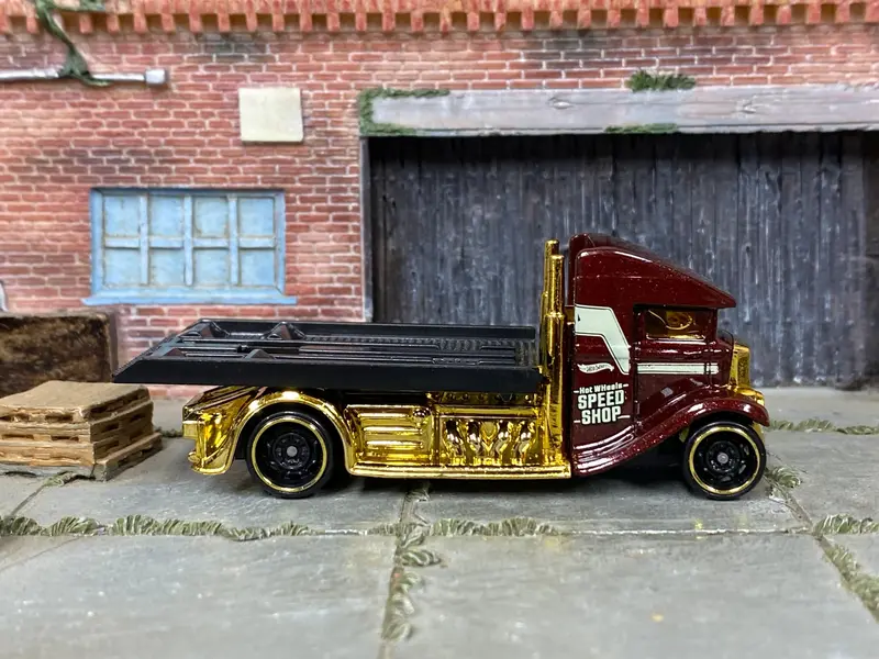 Loose Hot Wheels - Fast Bed Hauler Car Hauler - Burgundy And Gold 1