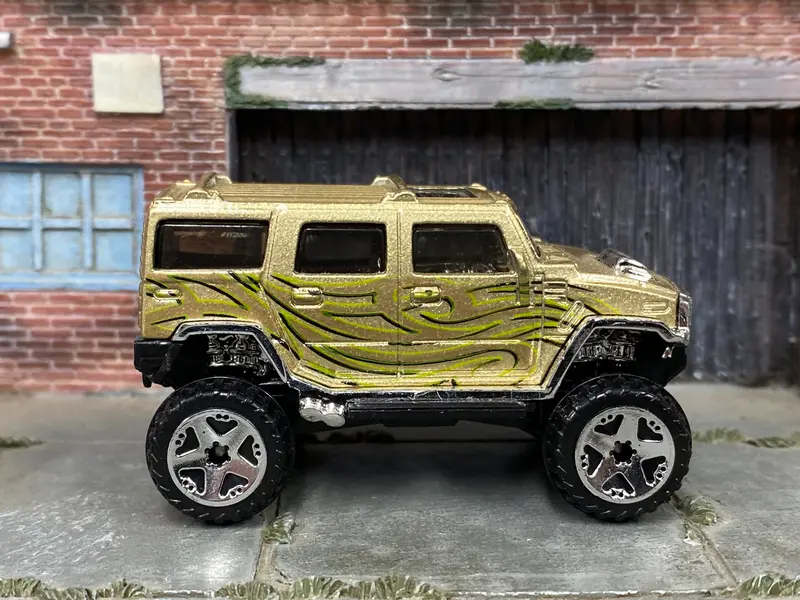 Loose Hot Wheels - Hummer - Gold 1
