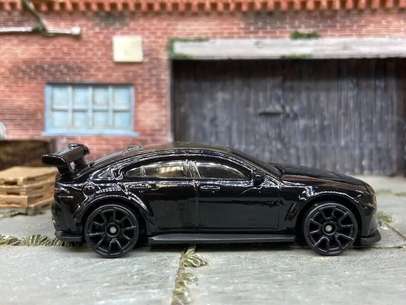 Loose Hot - Wheels Jaguar Xe Sv Project 8 - Black 1
