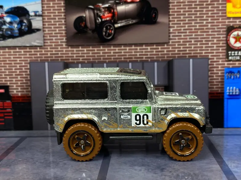 Loose Hot Wheels - Land Rover Defender 90 - Zamac Silver 1