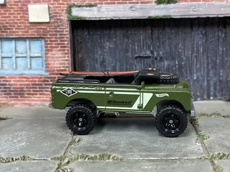 Loose Hot Wheels - Land Rover Series Ii - Green 1