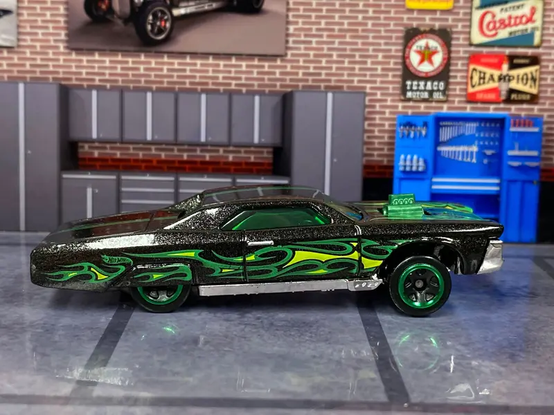 Loose Hot Wheels - Layin' Low Lowrider - Black And Green With Flames 1