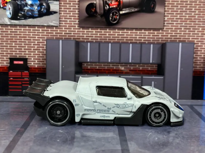 Loose Hot Wheels - Mad Mike Drift Attack - Gray And Black 1