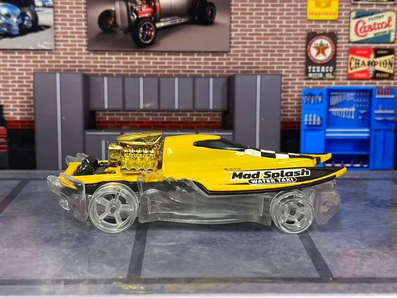 Loose Hot Wheels - Mad Splash Speed Boat - Yellow And Black 1
