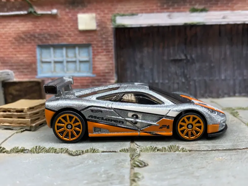 Loose Hot Wheels - Mclaren F1 Gtr - Silver, Black And Orange #3 Race Livery 1
