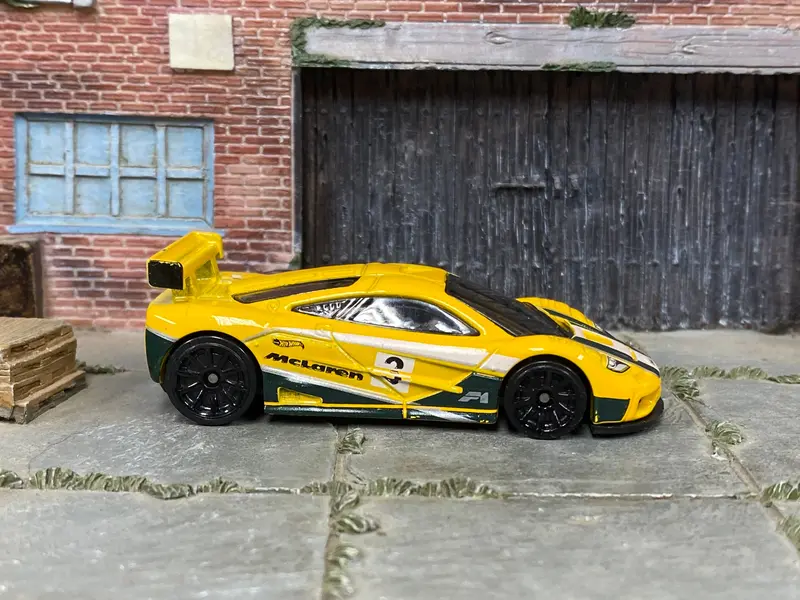 Loose Hot Wheels - Mclaren F1 Gtr - Yellow #3 Race Livery 1