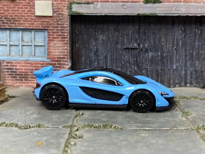 Loose Hot Wheels - Mclaren P1 - Light Blue 1