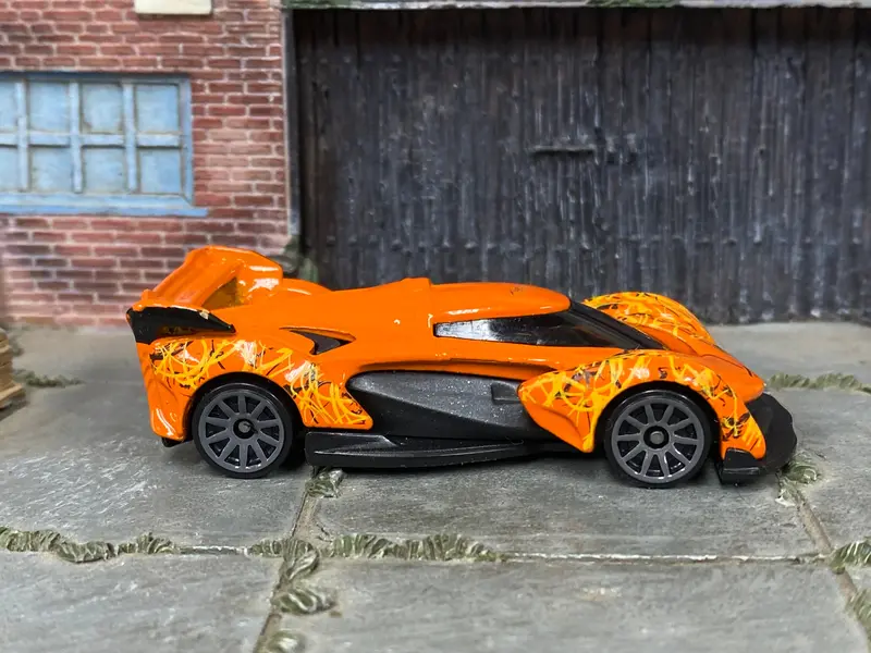 Loose Hot Wheels - Mclaren Solus Gt - Orange 1