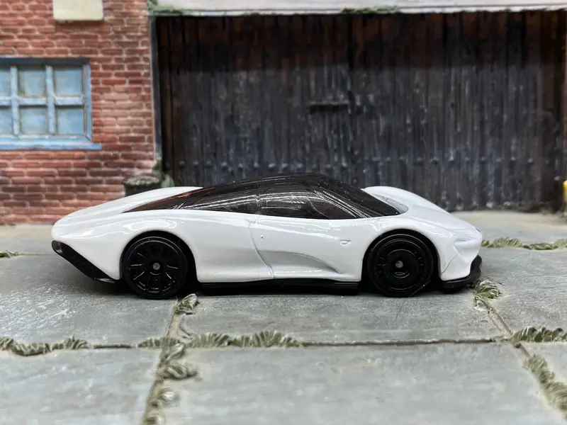 Loose Hot Wheels - Mclaren Speedtail - White 1