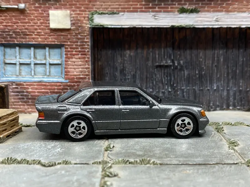 Loose Hot Wheels - Mercedes-Benz 500E - Gray 1