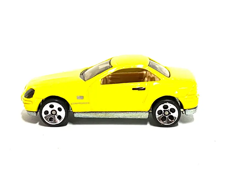 Loose Hot Wheels - Mercedes-Benz Slk - Yellow 1