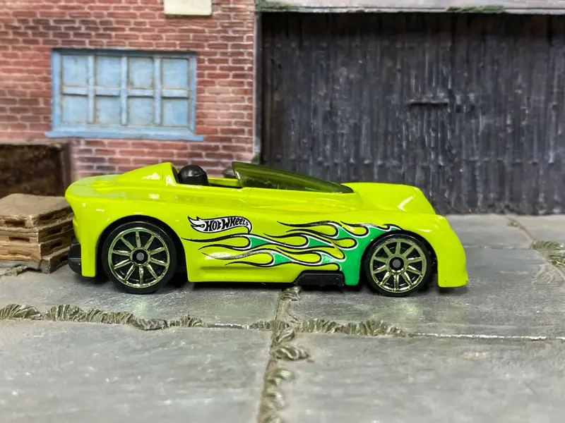 Loose Hot Wheels - Monoposto - Green With Flames 1