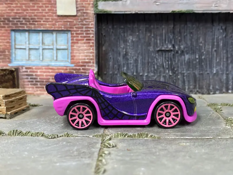 Loose Hot Wheels - Monster High Goul Mobile - Dark Purple And Pink Spider Web 1