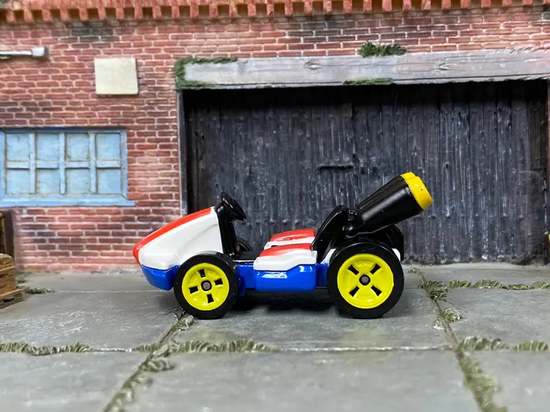 Loose Hot Wheels - Nintendo Mario Kart Standard Kart - Red, White And Blue 1