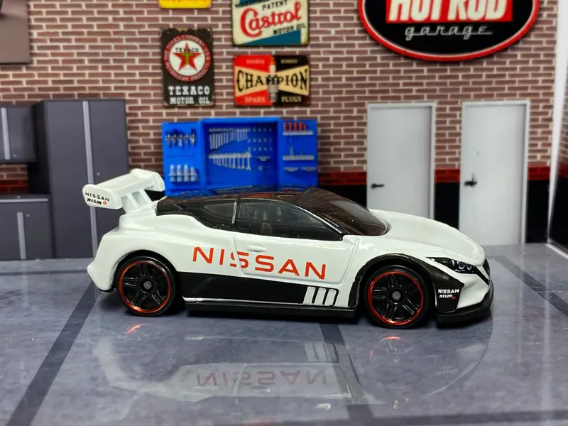 Loose Hot Wheels - Nissan Leaf Nismo Rc02 - White And Black 1