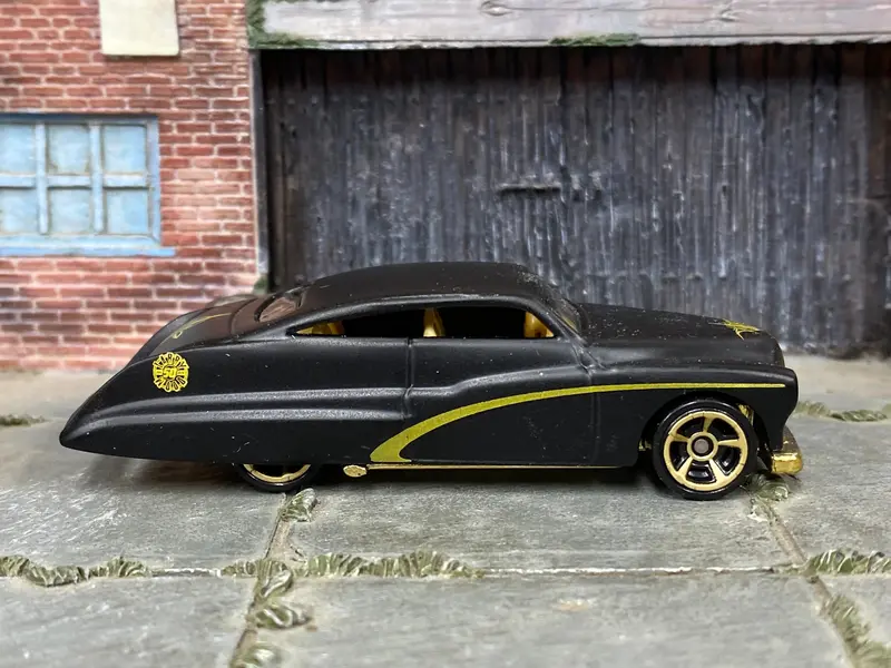 Loose Hot Wheels - Pearl Passion - Satin Black And Gold 1