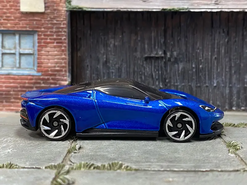 Loose Hot Wheels - Pininfarina Battista - Blue 1