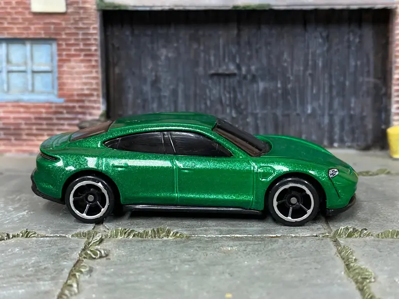 Loose Hot Wheels - Porsche Taycan Turbo 3 - Green 1