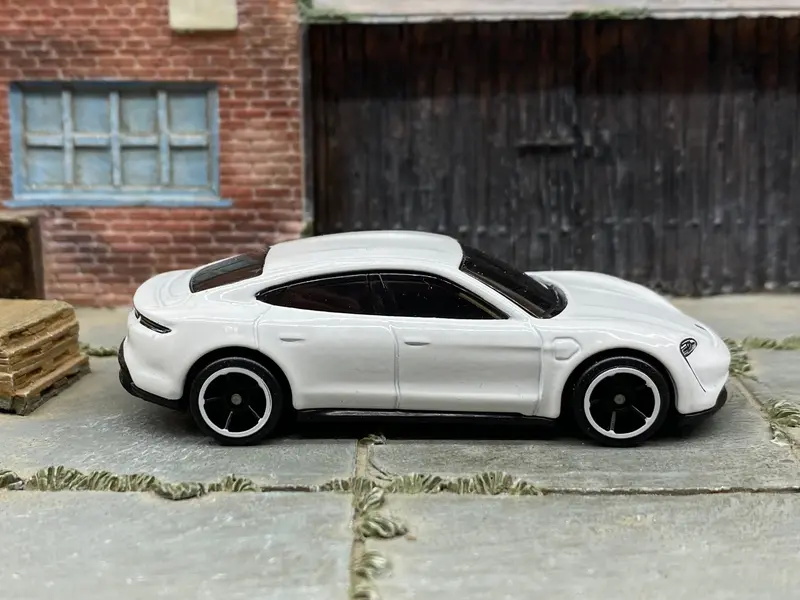 Loose Hot Wheels - Porsche Taycan Turbo S - White 1