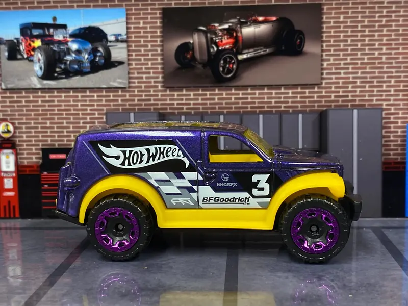 Loose Hot Wheels - Power Panel - Purple And Yellow Hot Wheels 3 1