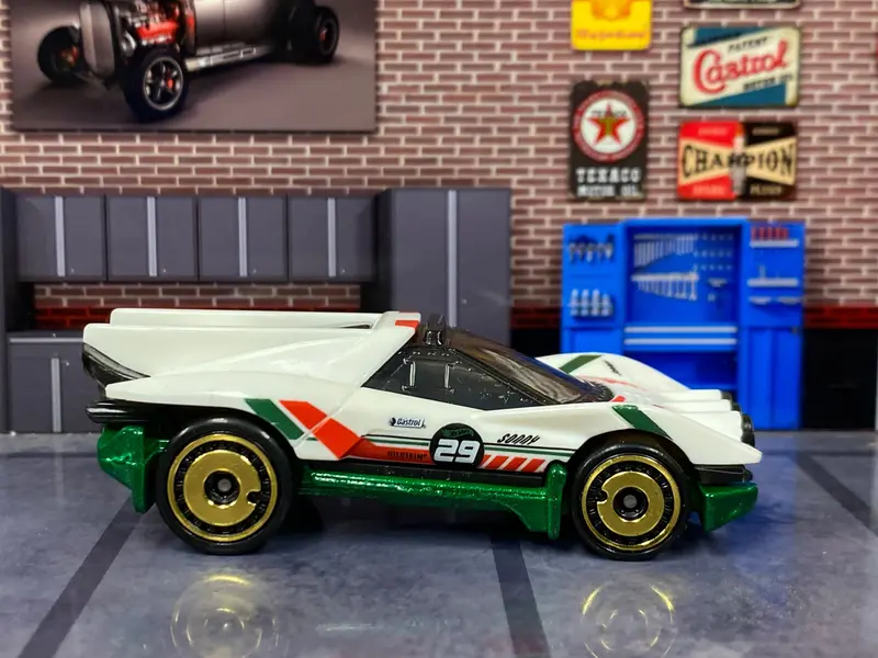 Loose Hot Wheels - Rally Speciale- White, Green And Red 1