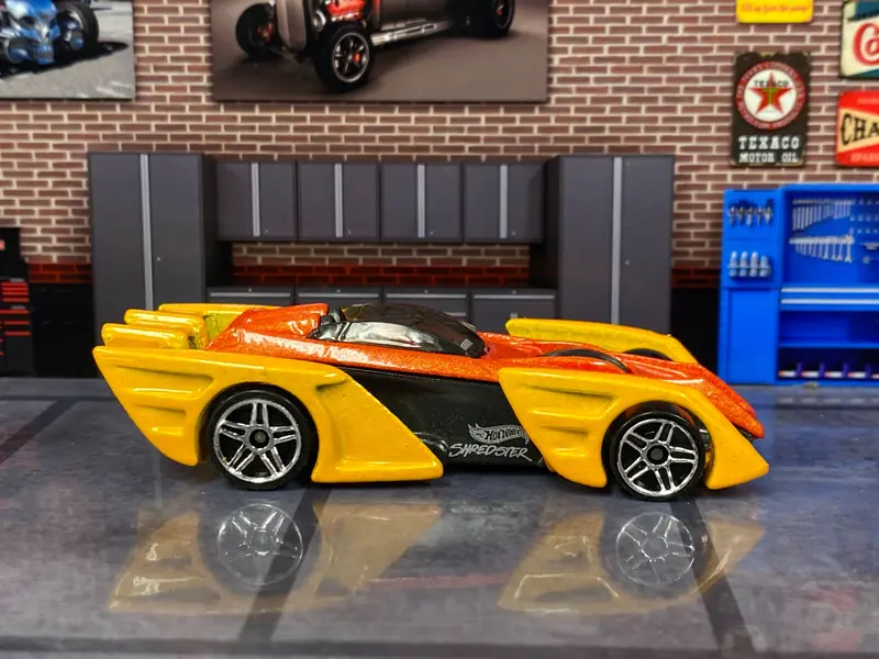 Loose Hot Wheels - Shredster - Yellow And Red 1