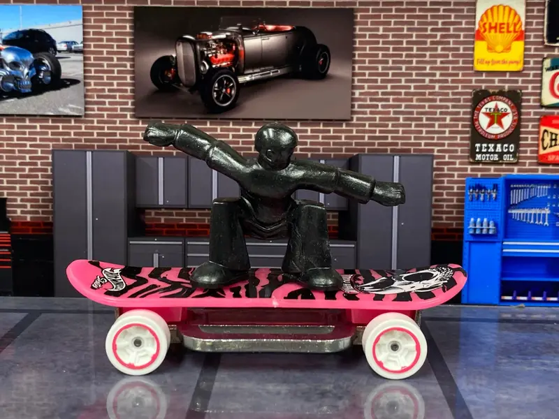 Loose Hot Wheels - Skate Grom - Pink And Black 1