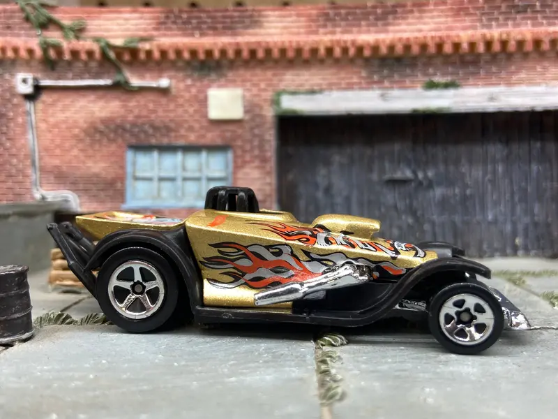 Loose Hot Wheels Super Comp Dragster Dressed In Gold With Flames And Skulls 1