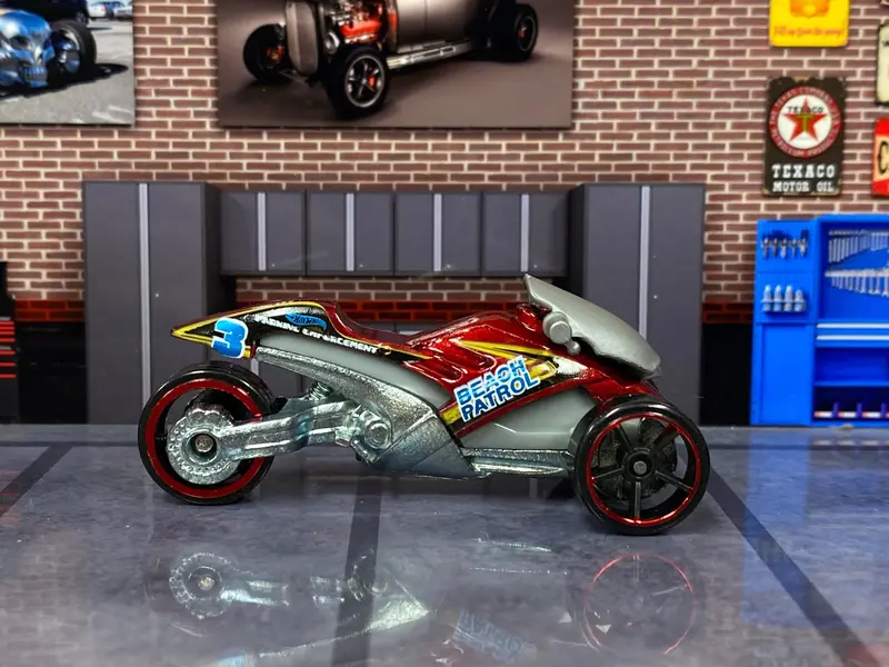Loose Hot Wheels - Tri & Stop Me Trike - Red And Silver Beach Patrol 1