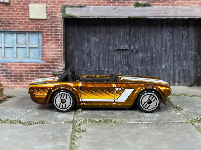 Loose Hot Wheels - Triumph Tr6 - Orange Ultra Hots 1
