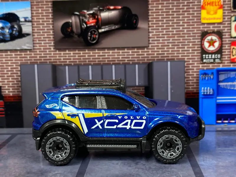 Loose Hot Wheels - Volvo Xc40 Recharge - Blue And White 1