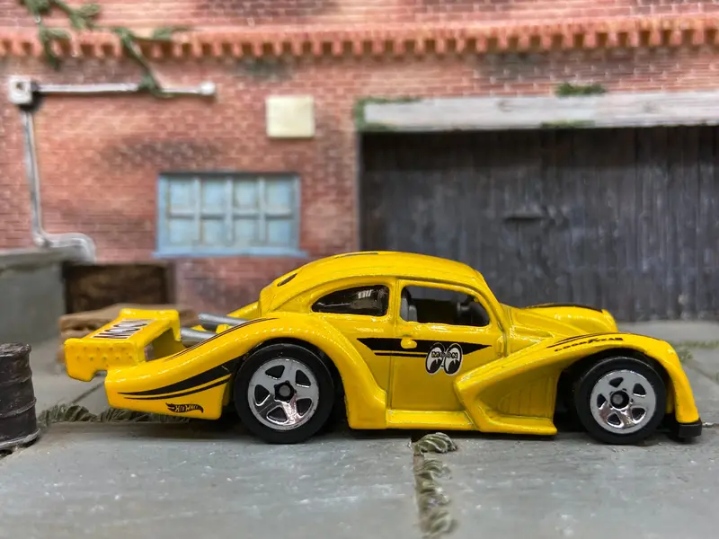 Loose Hot Wheels - Vw Volkswagen Kafer Racer Race Car - Mooneyes Yellow Livery 1