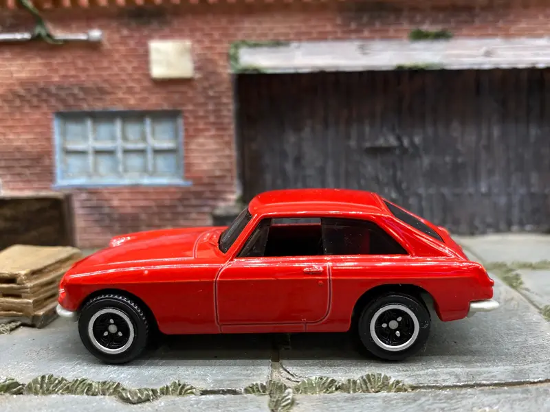 Loose Matchbox - 1971 Mgb Gt Coupe - Red 1