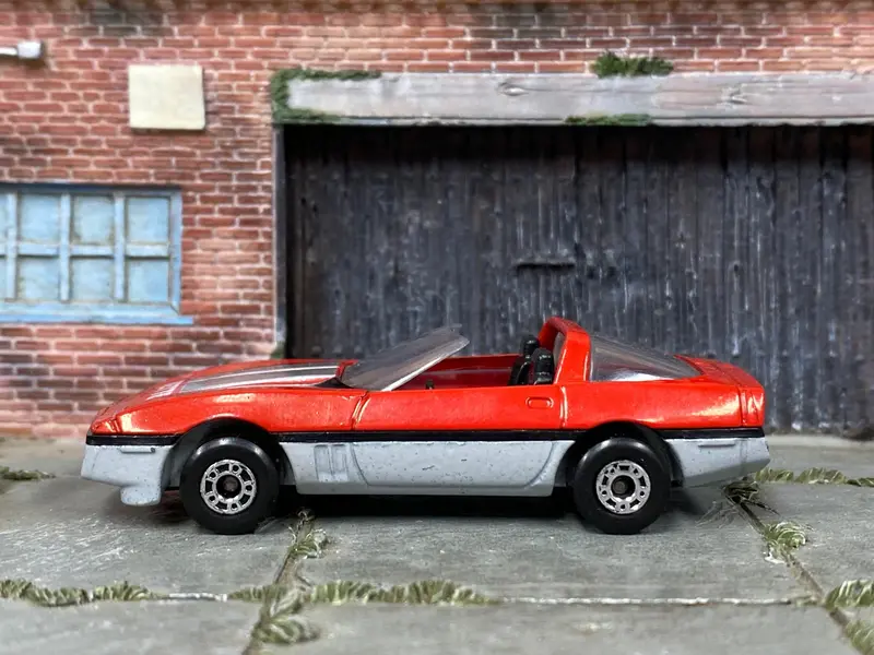 Loose Matchbox - 1984 Corvette - Red, Black And Gray 1