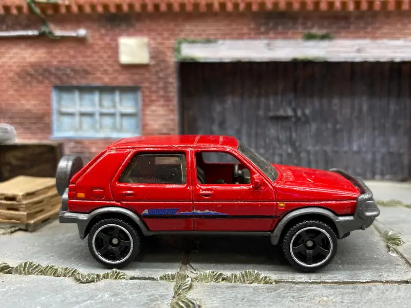 Loose Matchbox - 1990 Vw Volkswagen Golf - Red 1