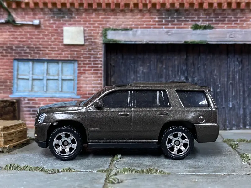 Loose Matchbox - 2015 Cadillac Escalade - Dark Gray 1