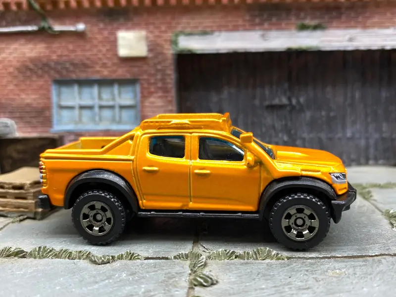 Loose Matchbox - 2016 Chevy Colorado 4X4 - Orange 1