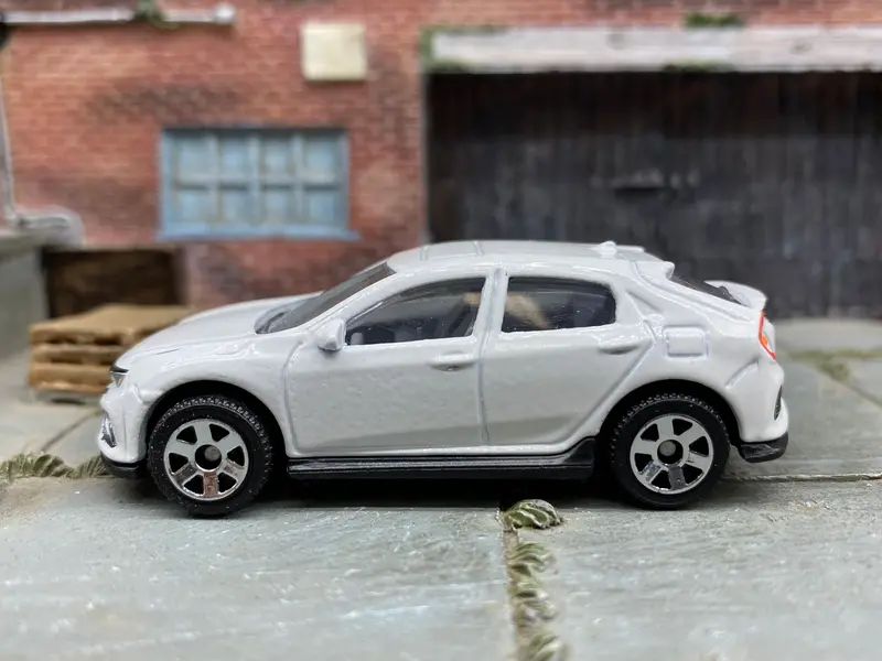 Loose Matchbox - 2017 Honda Civic Hatchback - White 1